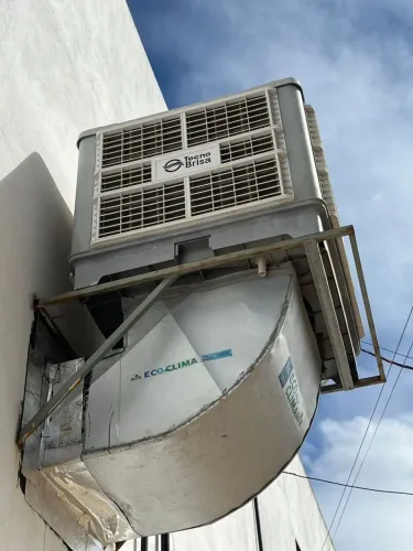 Climatizador tecno brisa 200m², reservatório de 45 litros 