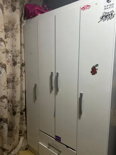 Cama solteiro e Guarda-roupa solteiro 