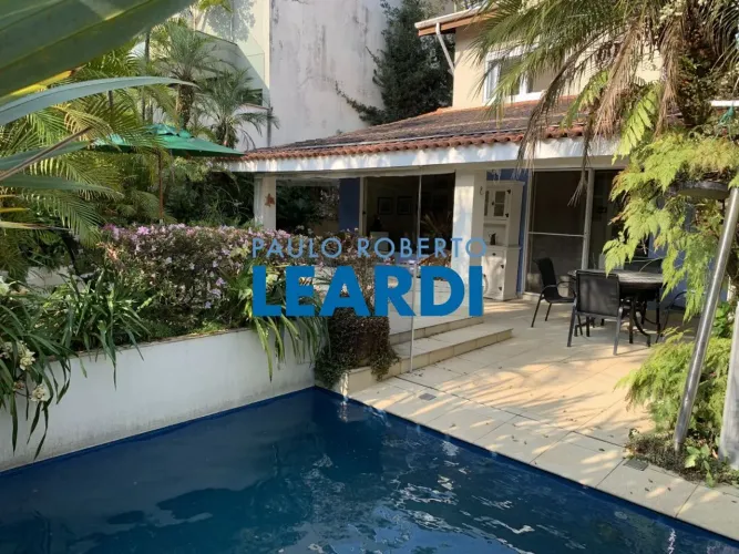 CASA EM CONDOMÍNIO - REAL PARQUE - SP