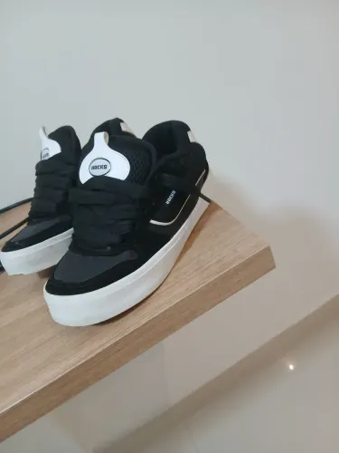 HOCKS PUFF TAMANHO 34 PETITPOA REFLETIVO RETRO ANOS 2000 
