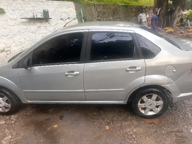 Ford Fiesta Sed. 1.6 8V Flex 4P 2006