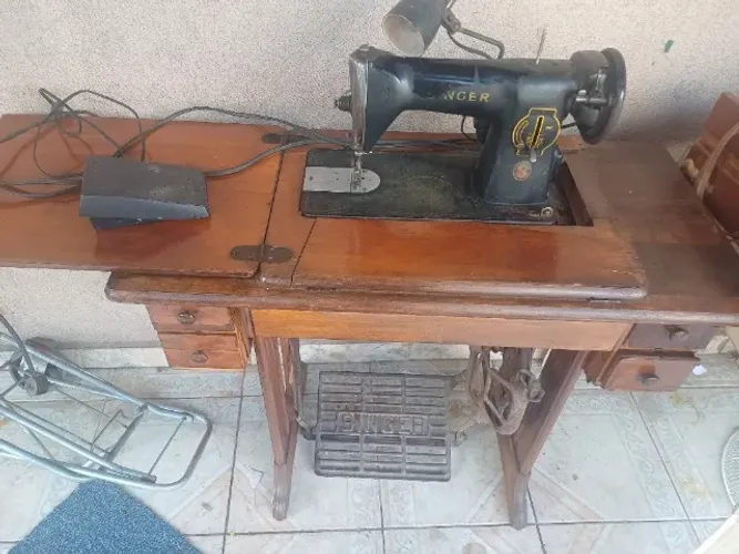 Máquina antiga de costura