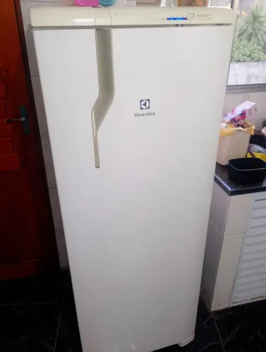 Vende-se geladeira 
