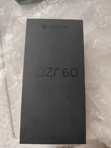 Motorola Razr 60 (novo)