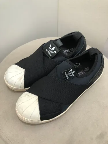 Tênis Adidas superstar slip on 34