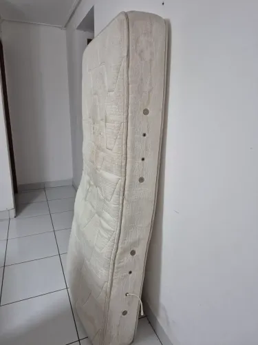 COLCHÃO SOLTEIRO COM BASE