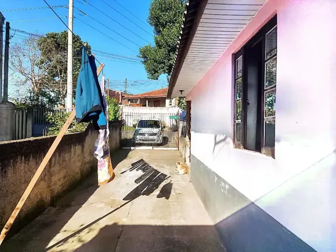 Vendo essa casa com Quintal no bairro São Francisco prox a Paróquia