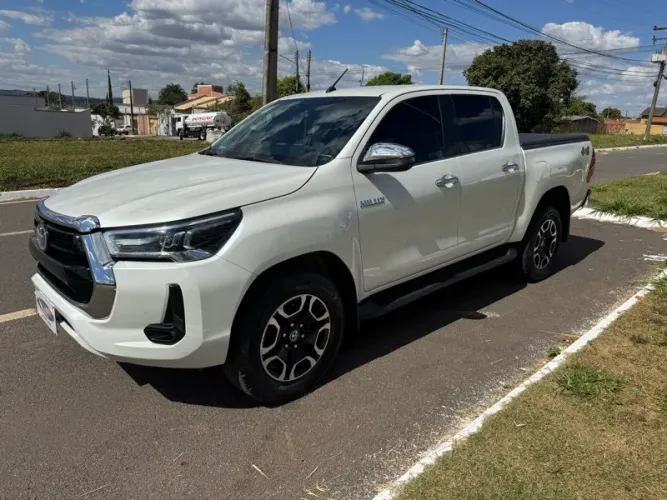 Toyota Hilux CD SRX Limited 4X4 2.8 TDI Die.aut 2021