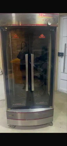 Máquina de frango giratória