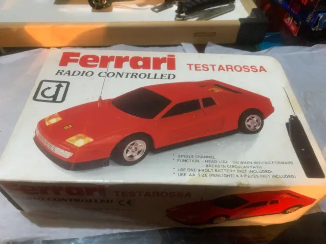 Carro controle remoto da Ferrari Testarossa