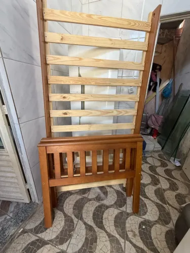 Cama solteiro com colchão!