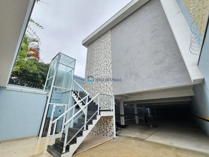 Casa recém construída em condomínio fechado com 2 suítes no Ipiranga.