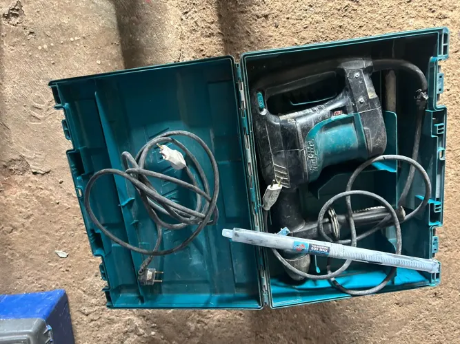 Martelete makita 5 kg 1.800,00
