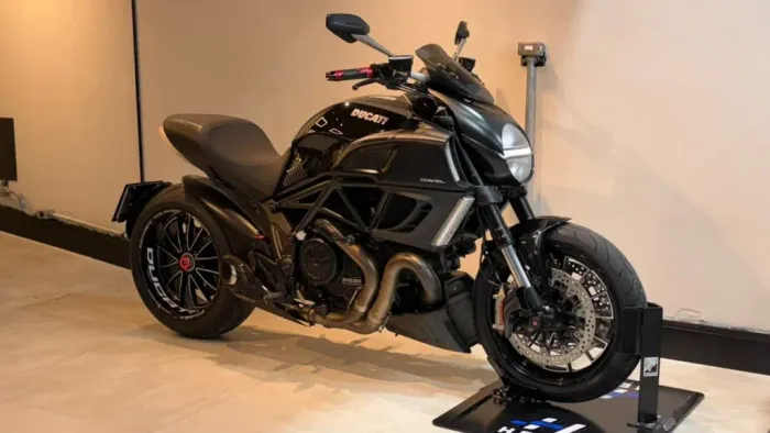 DUCATI Diavel 1198
