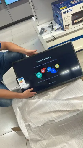 TV Samsung Smart 32' Zero, na caixa