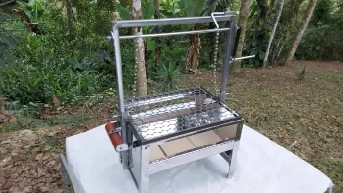 Mini Churrasqueira Inox com Sistema de Elevação e Tijolos Refratários