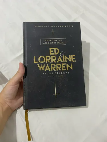 Vendo livro em perfeito estado Ed & Lorraine Warren