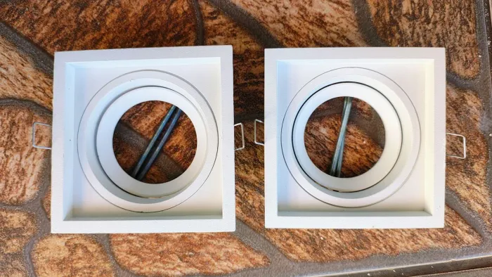 VENDO LUMINÁRIA SPORT LED EMBUTIR GESSO D ALUMÍNIO RESISTENTE SEMI NOVAS