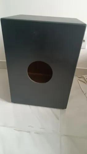 Cajón acústico Olé! semi-novo + capa de transporte