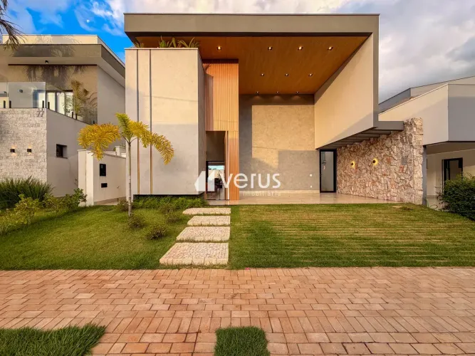 CASA EM CONDOMÍNIO para aluguel, 3 quartos, 3 suítes, 2 vagas, LARANJEIRAS - Uberlândia/MG