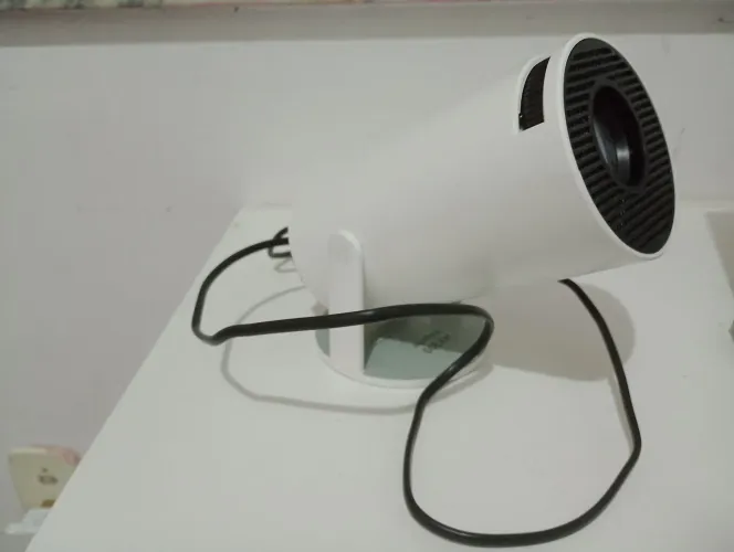 Mini projetor portátil