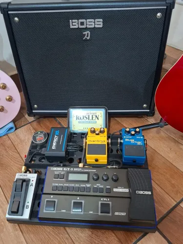 Pedais de guitarra