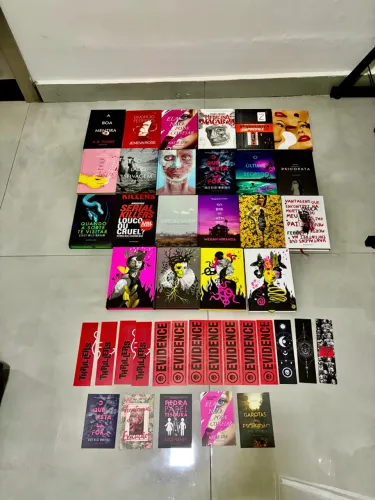 LIVROS DARKSIDE + MARCA PÁGINAS DE BRINDE