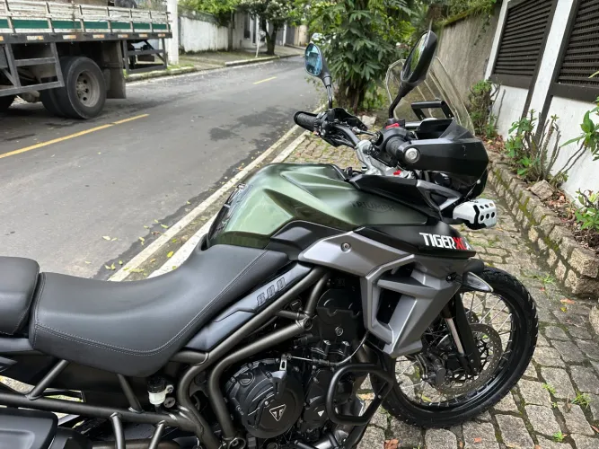 Tiger 800 XCA a mais completa