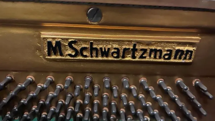 Piano OTIMO ESTADO DE CONSERVAÇÃO - Marca M SCHWARTZMANN