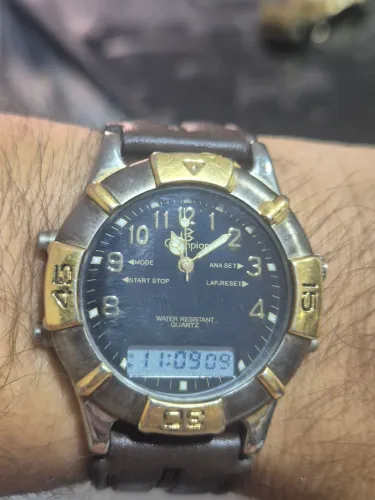 Relógio CHAMPION ANA DIGI  À QUARTZ   -   ÓTIMO ESTADO