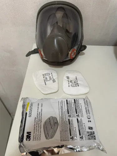 Máscara de veneno completa 3 m usada 