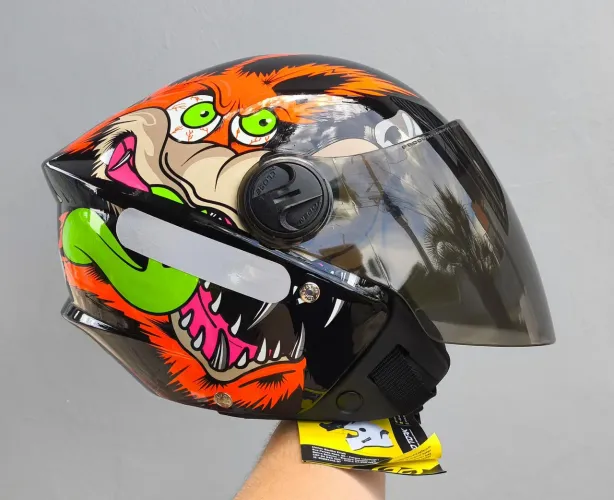 Capacete NOVO tamanho 60 fumê