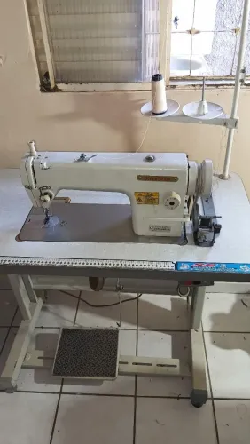 Maquina reta industrial