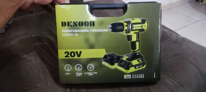 Parafusadeira na maleta nova
