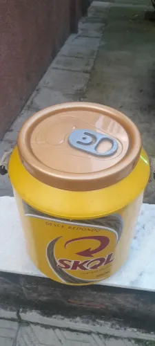 COOLER TÉRMICO SKOL. CABEM 8 LATAS. POUCO USADO .MUITO NOVO