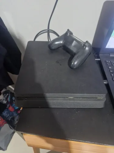 VENDO DOIS PS4 EM PERFEITO ESTADO, JUNTO DE JOGOS, INFORMAÇÕES NO PV