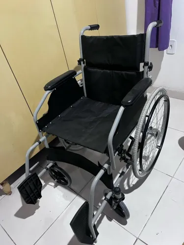 cadeira de rodas dobravel aço resistente 120kg dellamed
