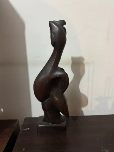 Escultura de ave em madeira nobre de 1966 - 34cm  