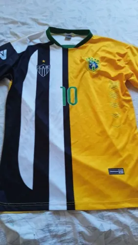 Camisa do Atlético Mineiro e da Seleção Brasileira