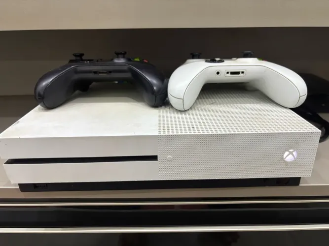 Console Xbox One S 500GB Branco + Controle Original