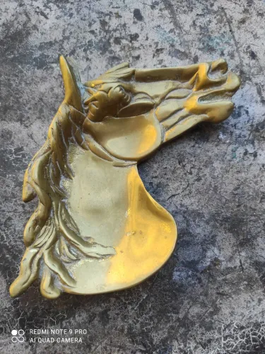 Porta trecos ou cinzeiro,metal: