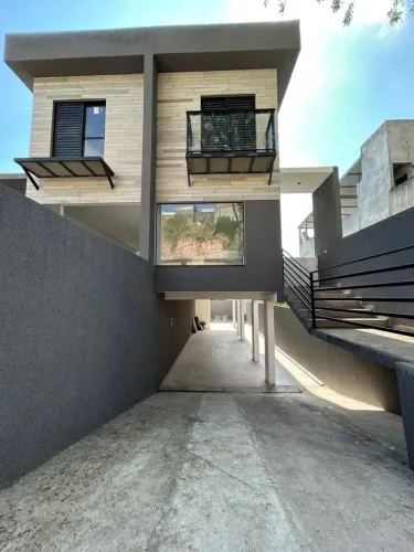 Casa de condomínio para venda possui 149 metros quadrados com 3 quartos