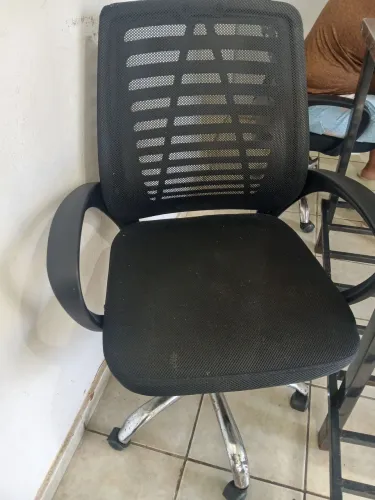 2 Cadeiras de escritório