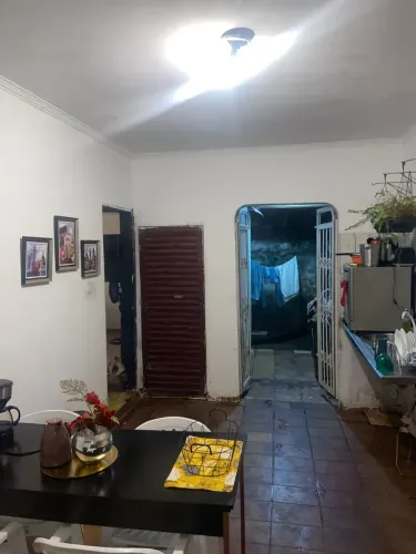 IMÓVEL DE ESQUINA COM 2 RESIDÊNCIAS OPORTUNIDADE PARA INVESTIDORES PROX A AV T-9