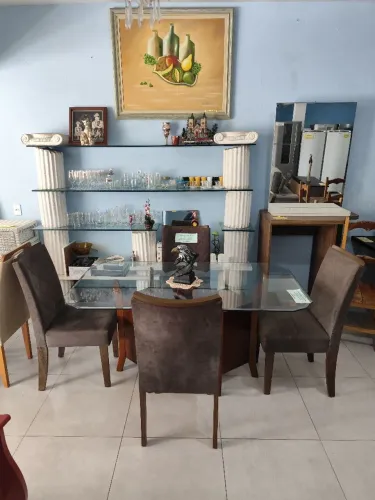 Mesa de vidro com 4 cadeiras