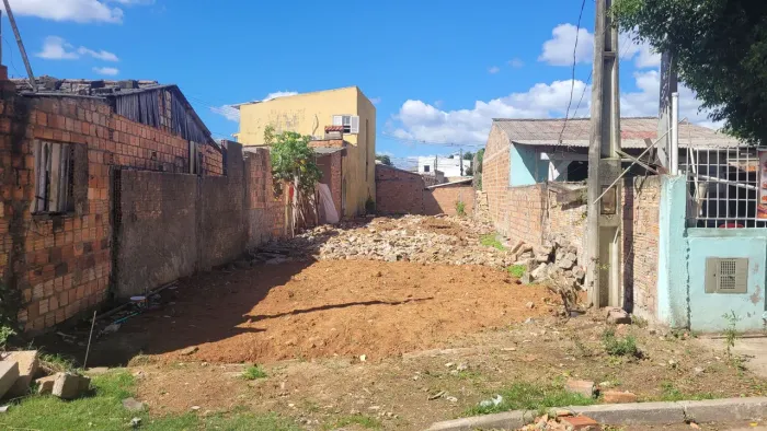 Vendo terreno no asfalto, centro de Cachoeirinha 