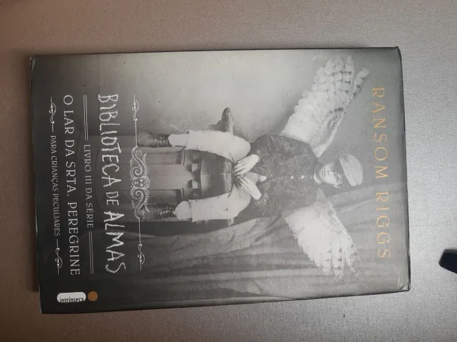 livro- biblioteca das almas,o lar da senhorita peregrine III