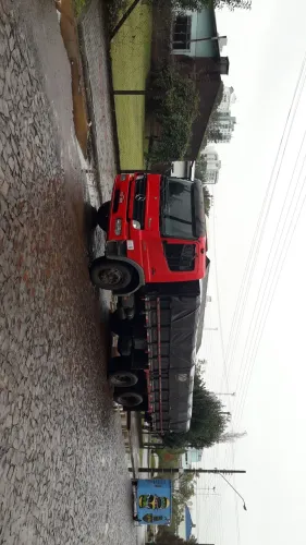 Caminhao MB atego 2425