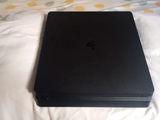 PlayStation 4 Slim (500 GB)