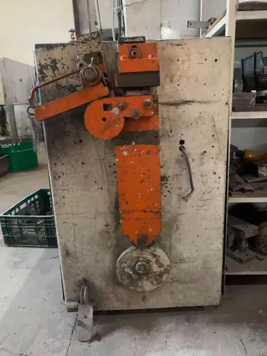 Curvadeira de Tubos Mecânica Industrial - Funcionando